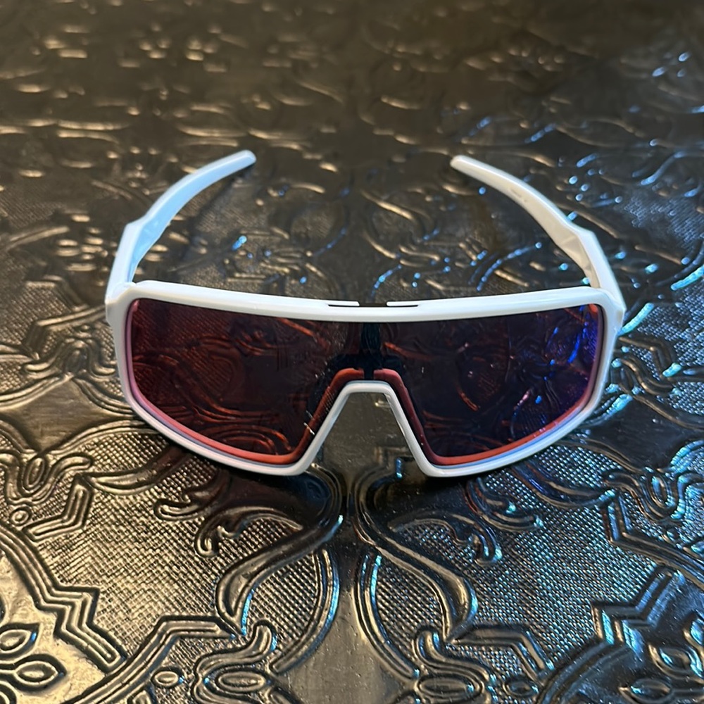 Oakley Sutro matte white frame with rose Prizm